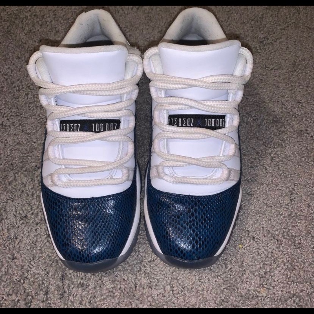 Jordan 11’s navy snakeskin